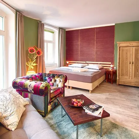 Apartment Uebernachtenindresden *